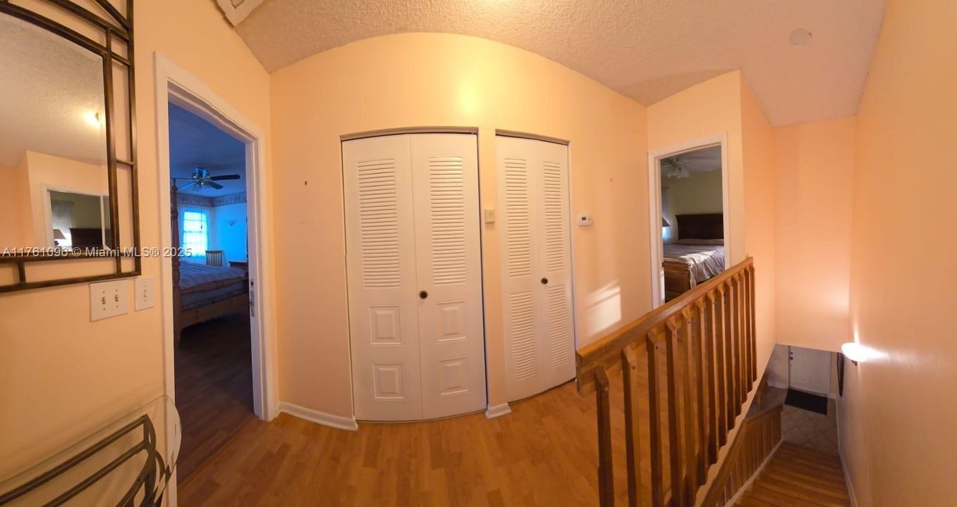 Vendido Recientemente: $395,000 (2 camas, 2 baños, 1224 Pies cuadrados)