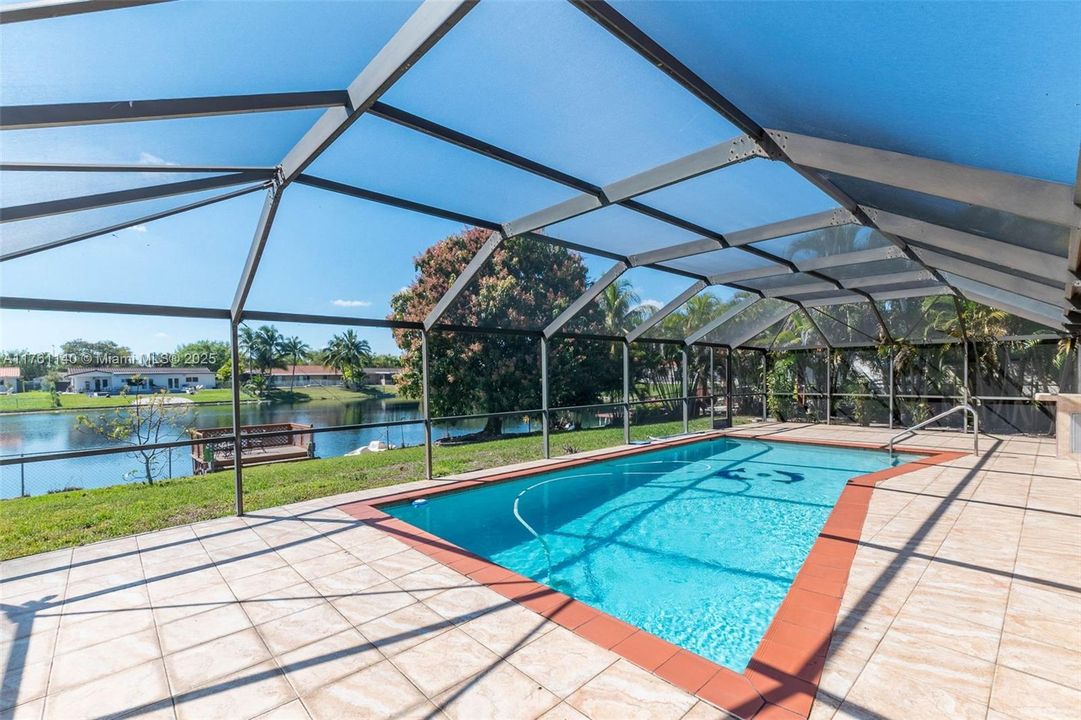 Vendido Recientemente: $774,999 (4 camas, 2 baños, 1485 Pies cuadrados)