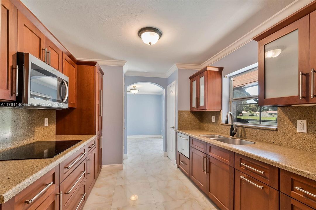 Vendido Recientemente: $774,999 (4 camas, 2 baños, 1485 Pies cuadrados)