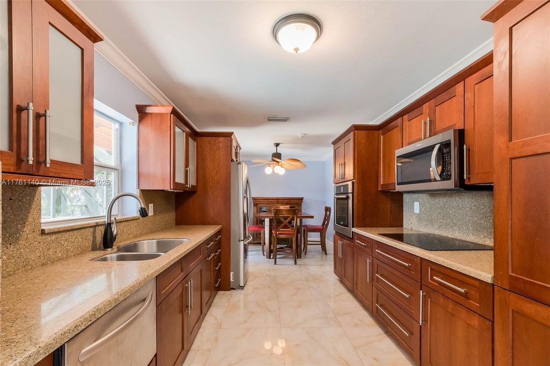 Vendido Recientemente: $774,999 (4 camas, 2 baños, 1485 Pies cuadrados)