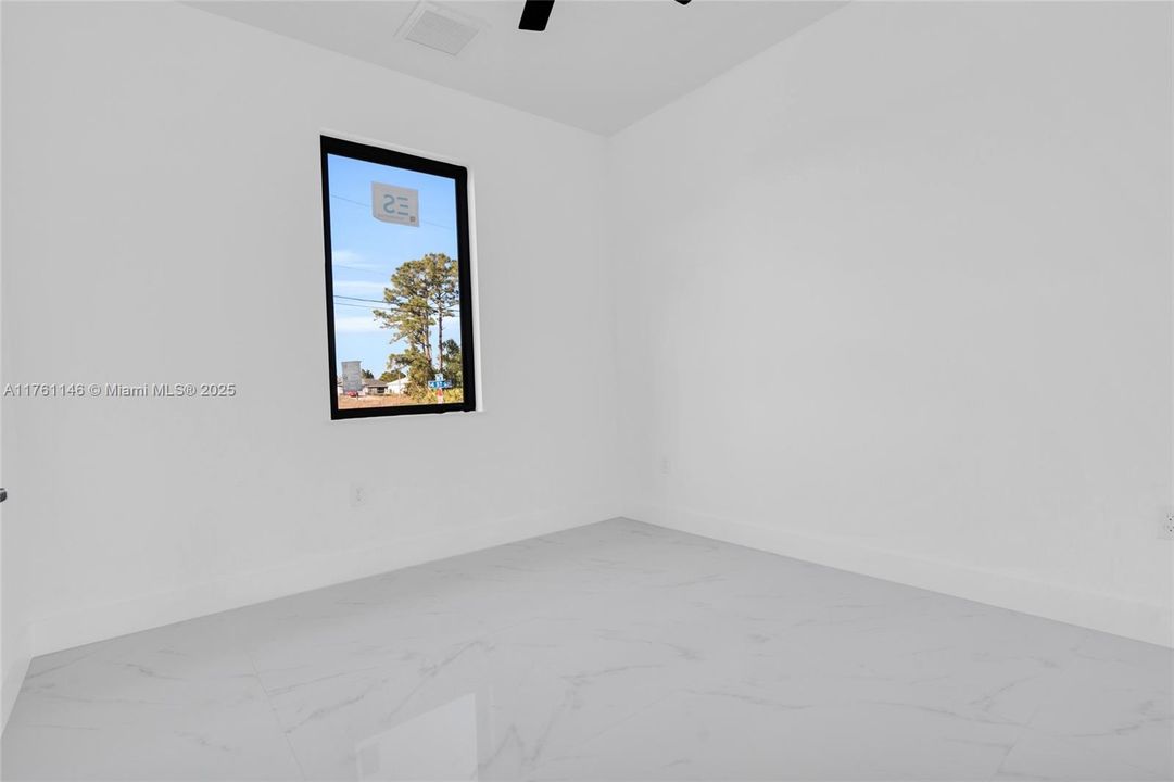 Vendido Recientemente: $339,990 (3 camas, 2 baños, 0 Pies cuadrados)