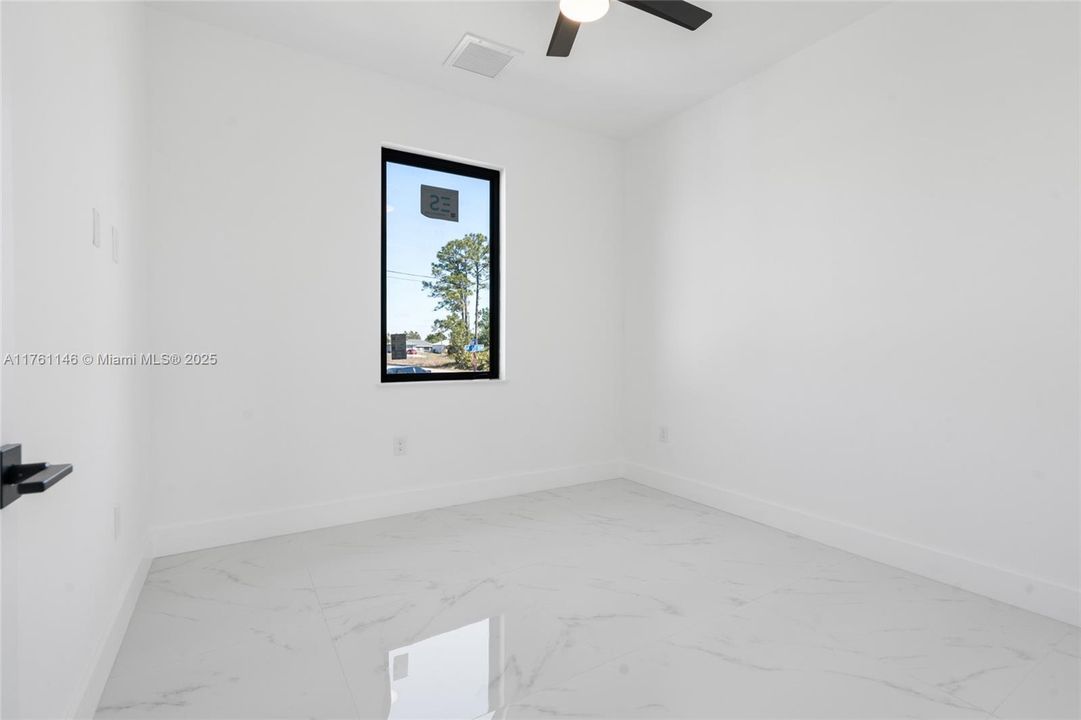 Vendido Recientemente: $339,990 (3 camas, 2 baños, 0 Pies cuadrados)