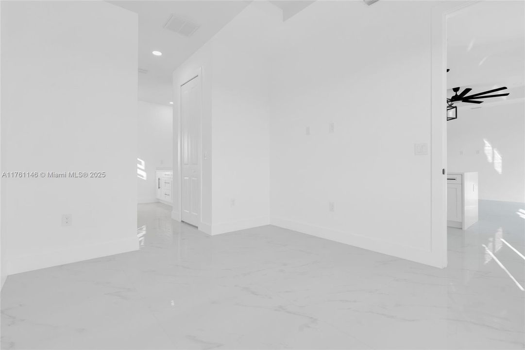 Vendido Recientemente: $339,990 (3 camas, 2 baños, 0 Pies cuadrados)