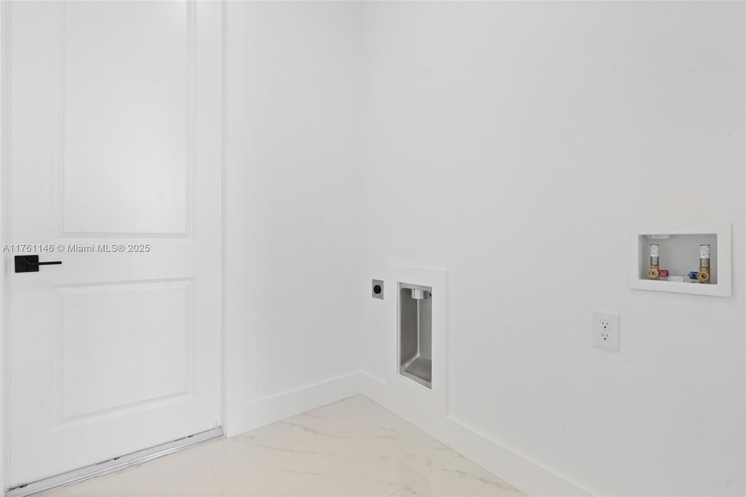 Vendido Recientemente: $339,990 (3 camas, 2 baños, 0 Pies cuadrados)