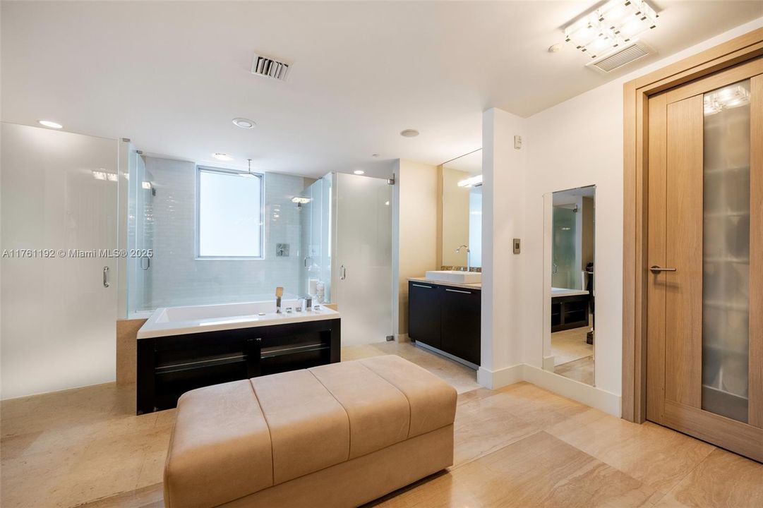 For Sale: $19,642,000 (4 beds, 4 baths, 4365 Square Feet)