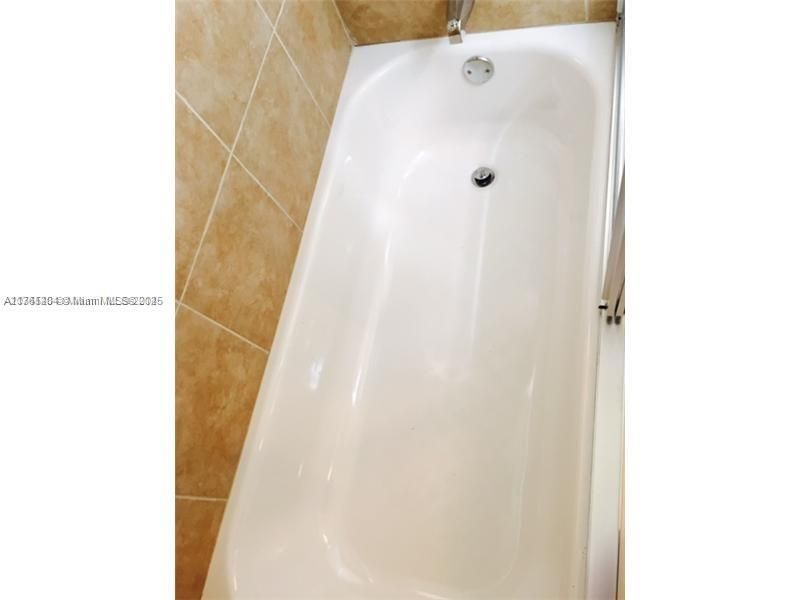 Recently Sold: $389,000 (2 beds, 1 baths, 1028 Square Feet)