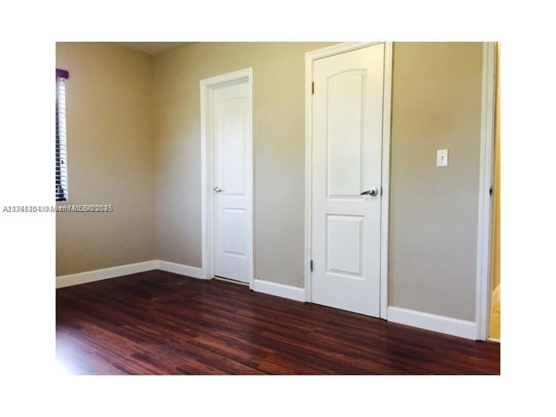 Recently Sold: $389,000 (2 beds, 1 baths, 1028 Square Feet)