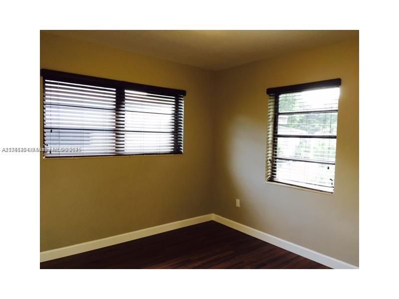 Recently Sold: $389,000 (2 beds, 1 baths, 1028 Square Feet)