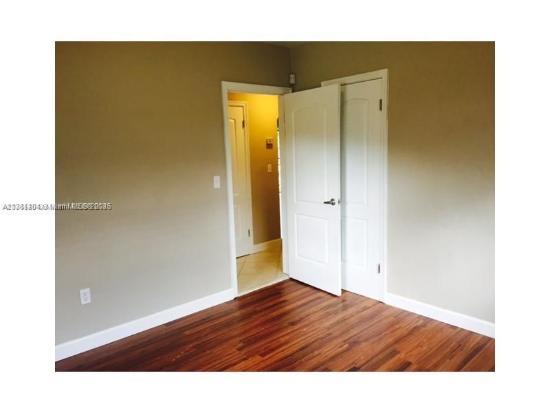 Recently Sold: $389,000 (2 beds, 1 baths, 1028 Square Feet)