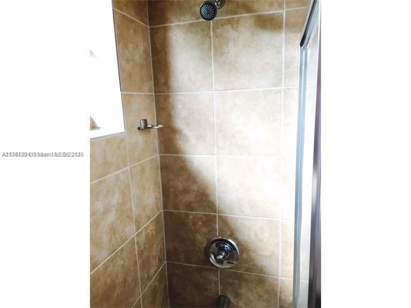 Recently Sold: $389,000 (2 beds, 1 baths, 1028 Square Feet)