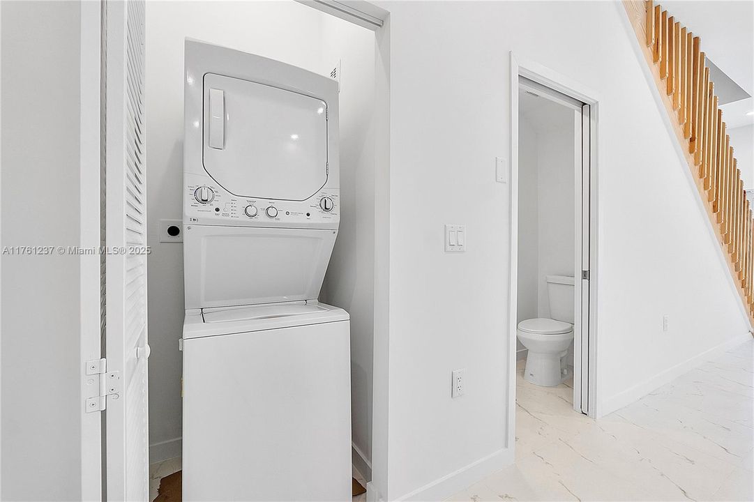 For Sale: $1,290,000 (0 beds, 0 baths, 2500 Square Feet)