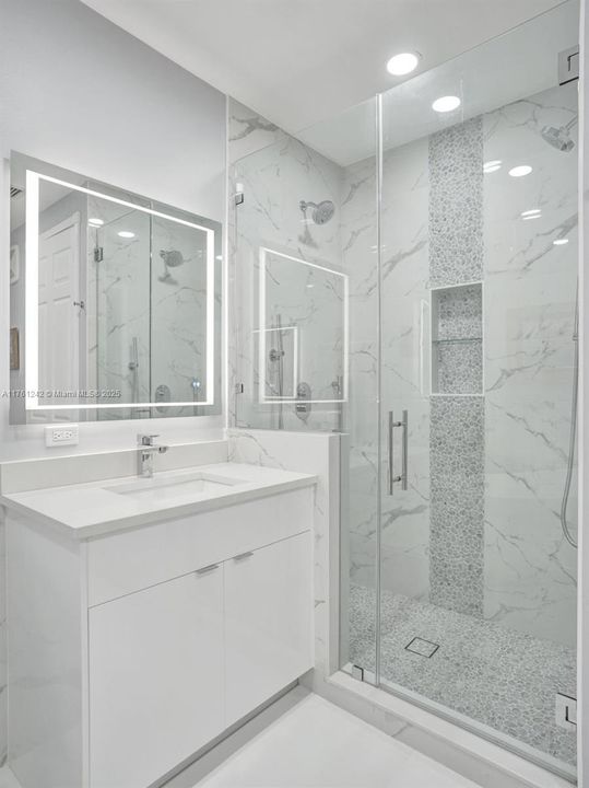 Recently Sold: $882,000 (3 beds, 2 baths, 2290 Square Feet)