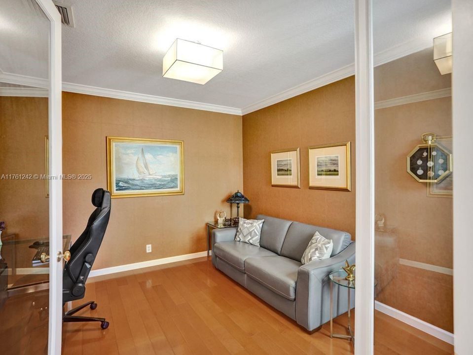 Recently Sold: $882,000 (3 beds, 2 baths, 2290 Square Feet)