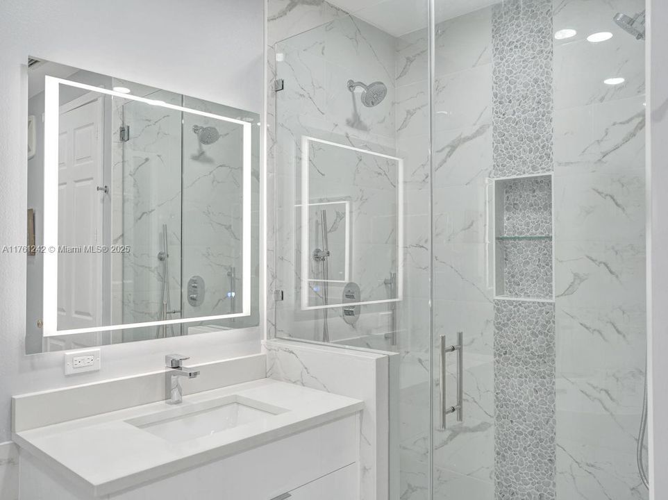 Recently Sold: $882,000 (3 beds, 2 baths, 2290 Square Feet)