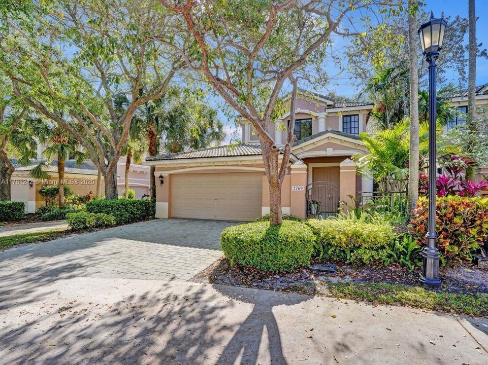 Recently Sold: $882,000 (3 beds, 2 baths, 2290 Square Feet)