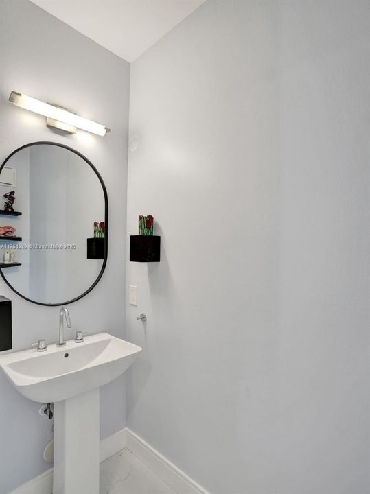 Recently Sold: $882,000 (3 beds, 2 baths, 2290 Square Feet)