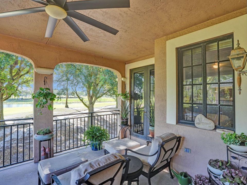 Recently Sold: $882,000 (3 beds, 2 baths, 2290 Square Feet)