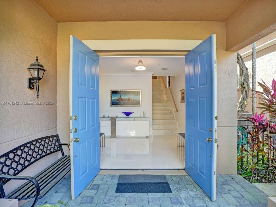 Recently Sold: $882,000 (3 beds, 2 baths, 2290 Square Feet)