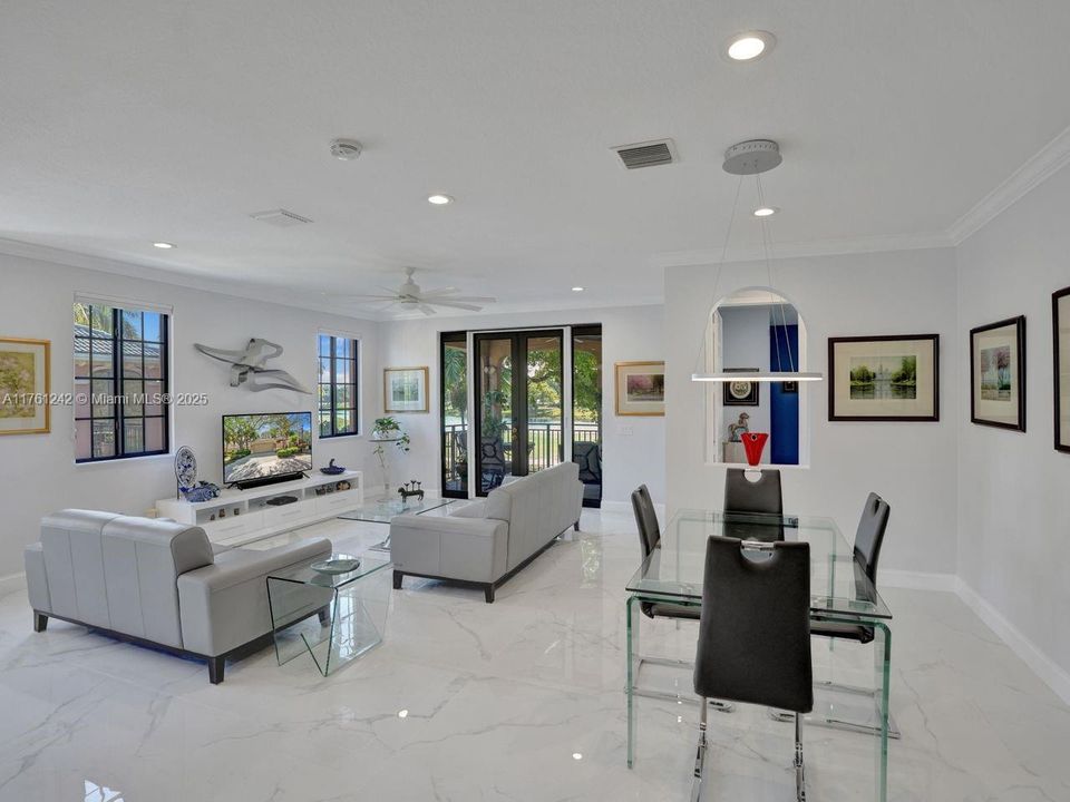 Recently Sold: $882,000 (3 beds, 2 baths, 2290 Square Feet)