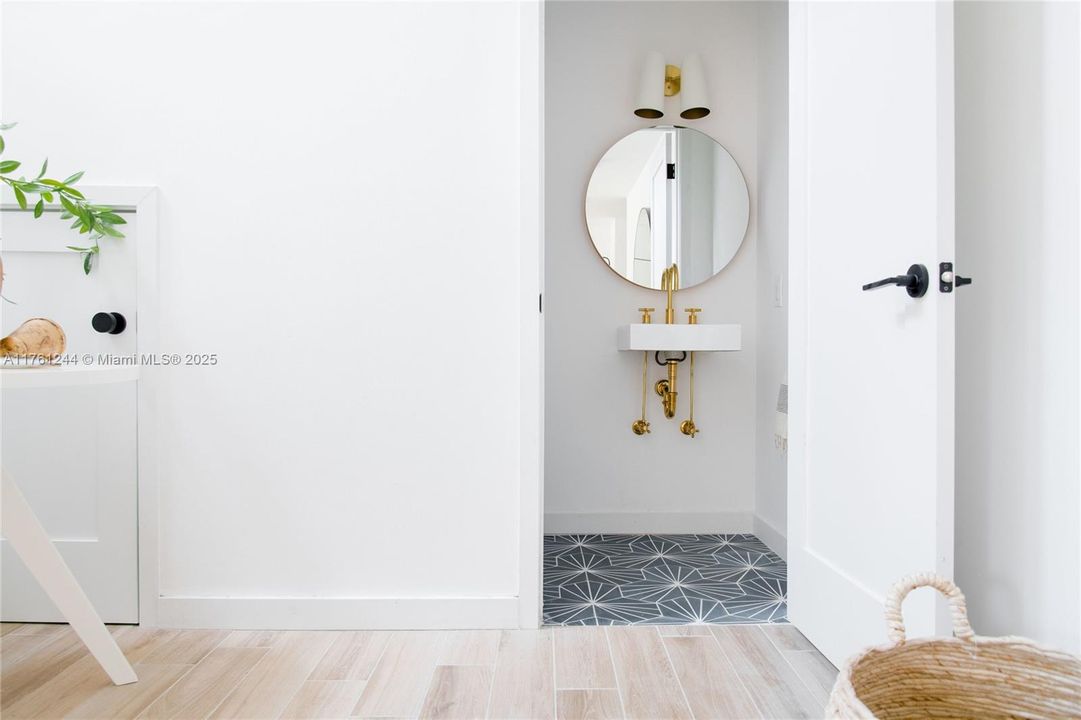 Vendido Recientemente: $1,775,000 (3 camas, 2 baños, 1700 Pies cuadrados)