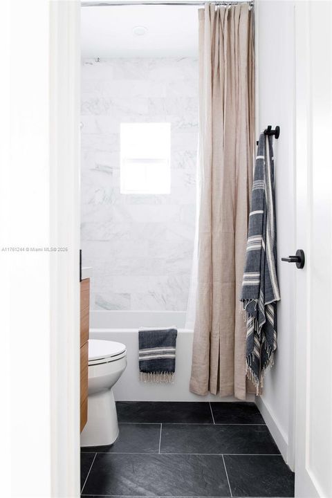 Vendido Recientemente: $1,775,000 (3 camas, 2 baños, 1700 Pies cuadrados)