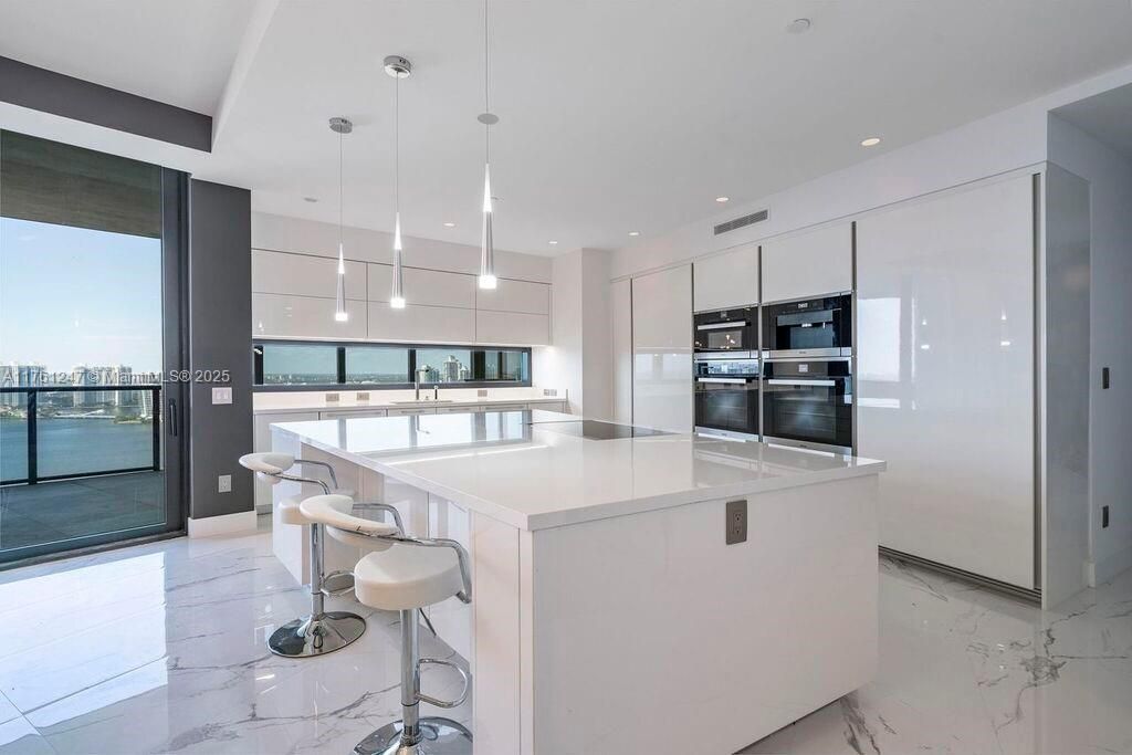 Недавно арендовано: $21,000 (3 спален, 4 ванн, 3171 Квадратных фут)