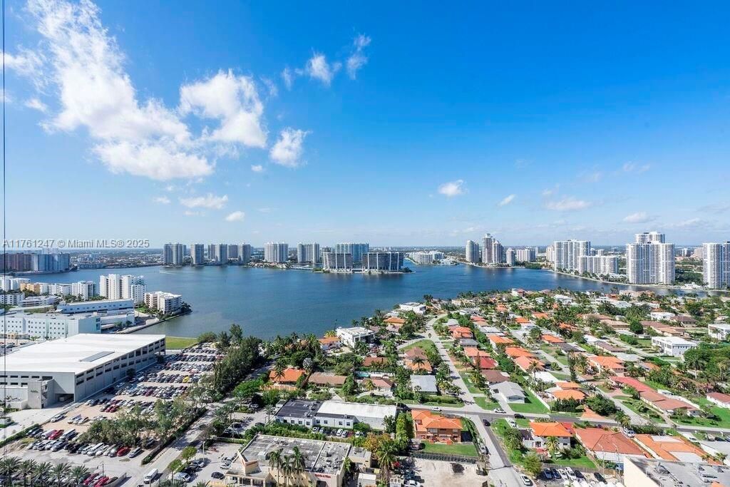 Недавно арендовано: $21,000 (3 спален, 4 ванн, 3171 Квадратных фут)