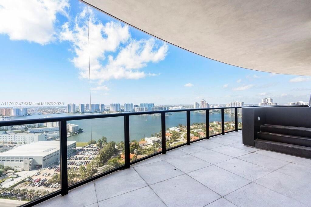 Недавно арендовано: $21,000 (3 спален, 4 ванн, 3171 Квадратных фут)