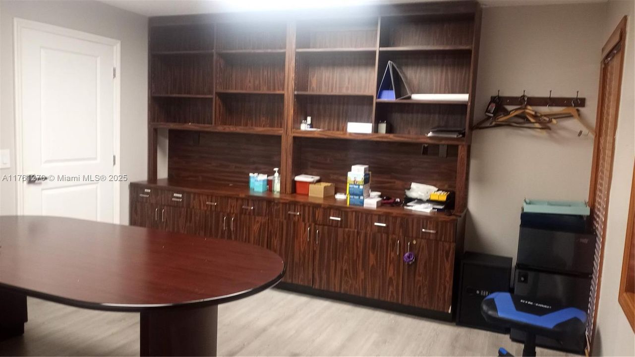 В аренду: $5,800 (0 спален, 0 ванн, 0 Квадратных фут)