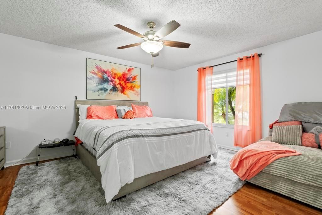 For Sale: $575,000 (3 beds, 2 baths, 1589 Square Feet)