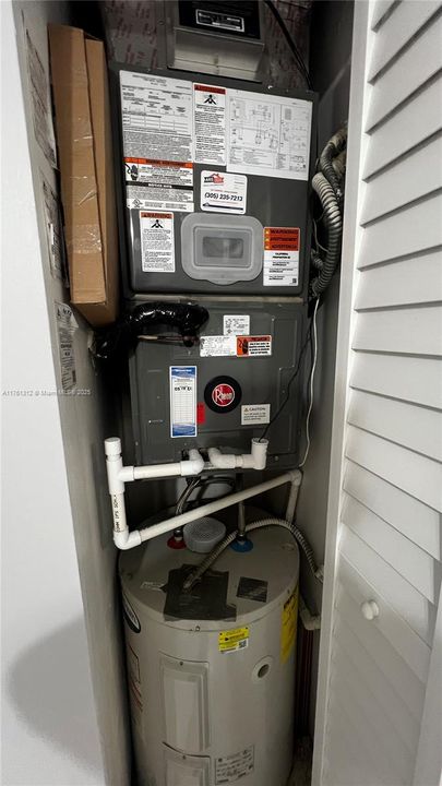 For Sale: $298,000 (2 beds, 2 baths, 625 Square Feet)