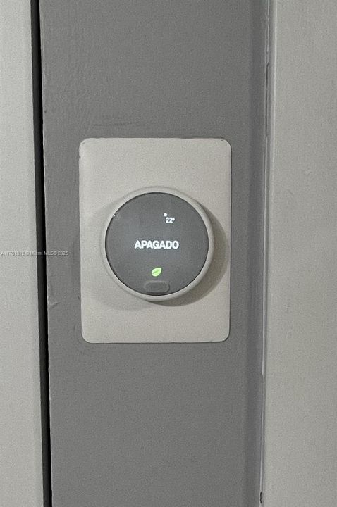 For Sale: $298,000 (2 beds, 2 baths, 625 Square Feet)