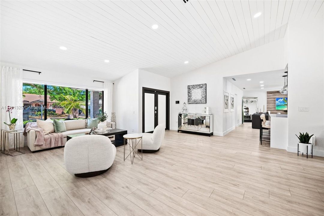 Недавно продано: $950,000 (3 спален, 2 ванн, 1843 Квадратных фут)