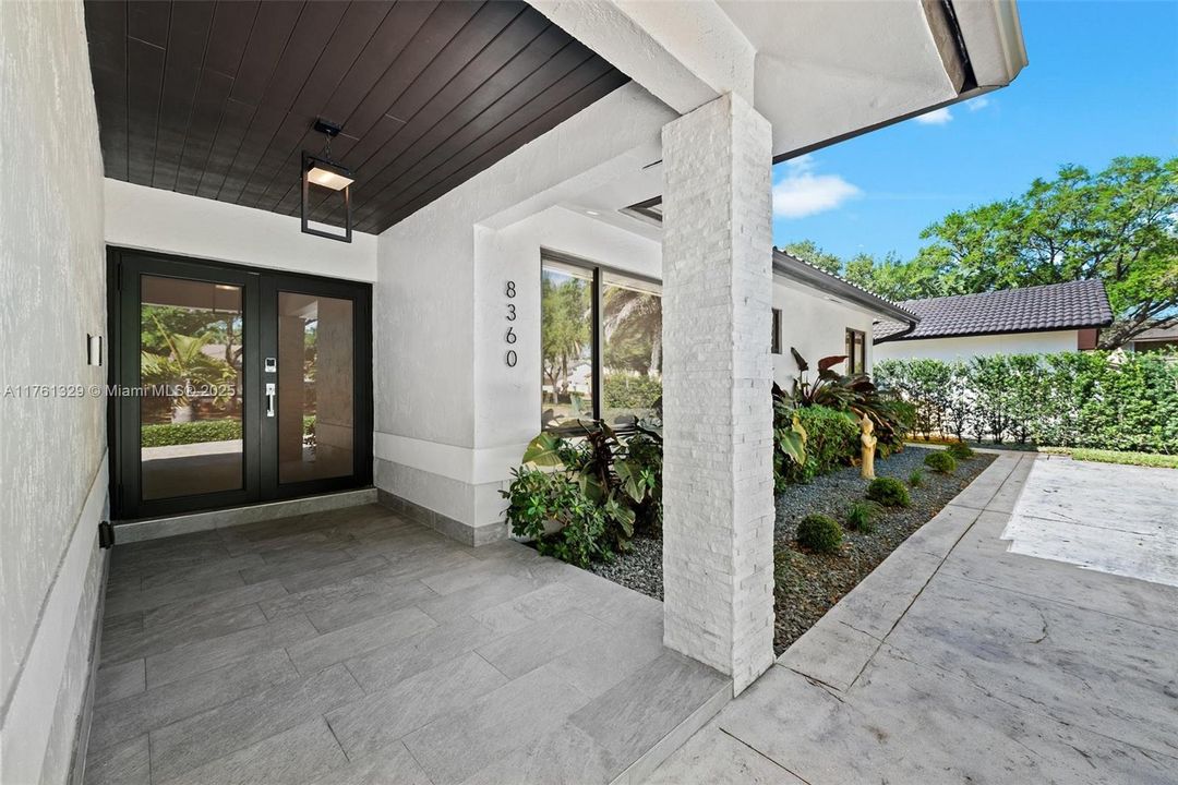 Недавно продано: $950,000 (3 спален, 2 ванн, 1843 Квадратных фут)