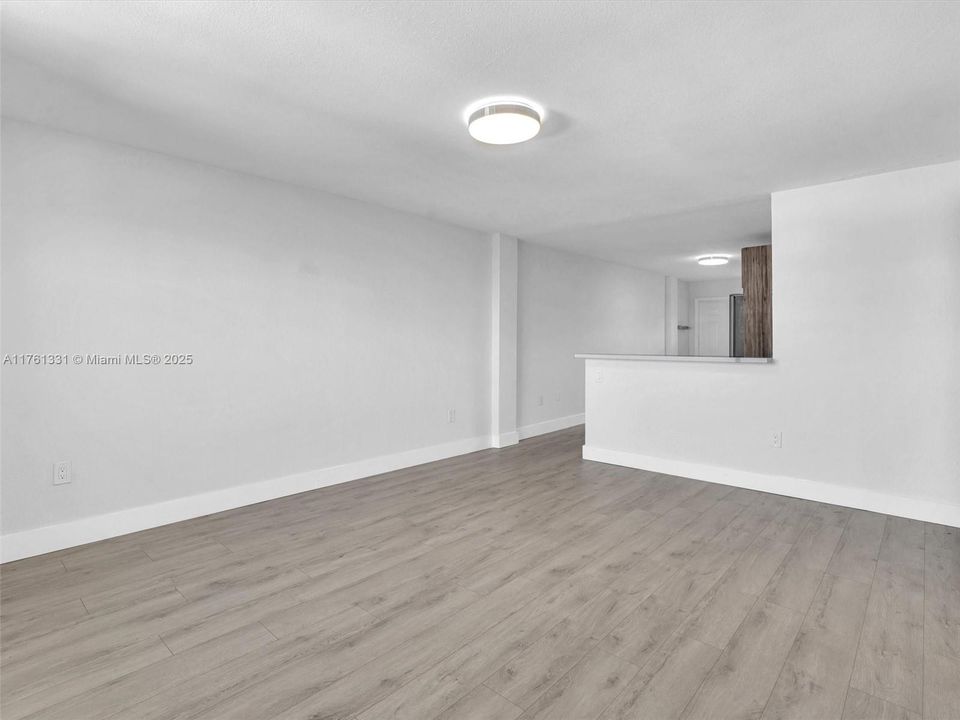 最近售出: $225,000 (0 贝兹, 1 浴室, 540 平方英尺)