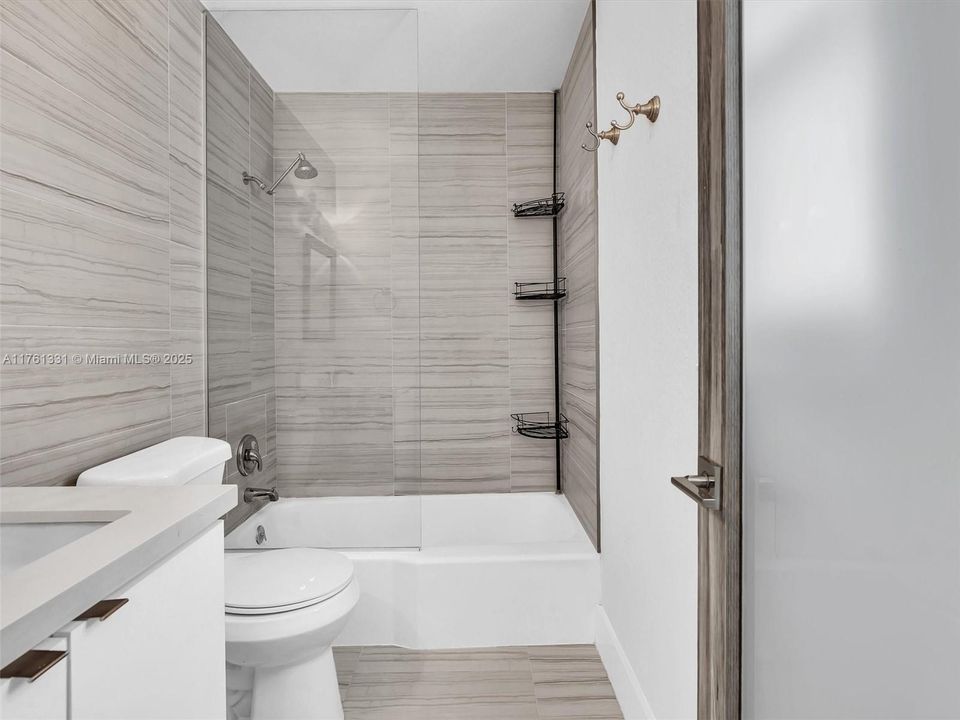 最近售出: $225,000 (0 贝兹, 1 浴室, 540 平方英尺)