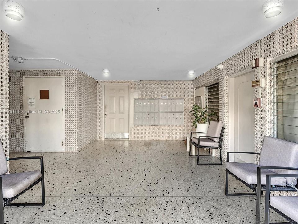 最近售出: $225,000 (0 贝兹, 1 浴室, 540 平方英尺)