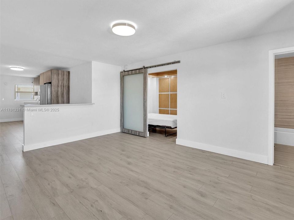 最近售出: $225,000 (0 贝兹, 1 浴室, 540 平方英尺)