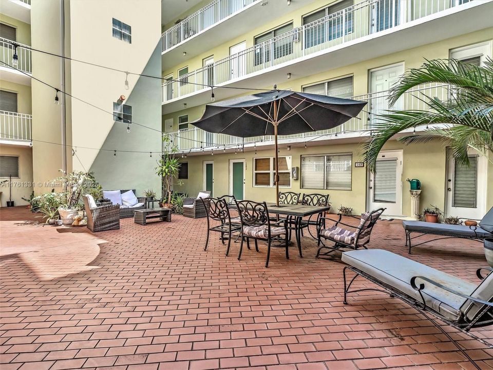 最近售出: $225,000 (0 贝兹, 1 浴室, 540 平方英尺)