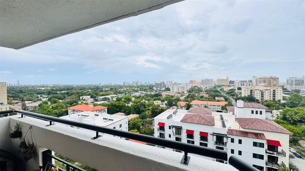 最近售出: $430,000 (2 贝兹, 2 浴室, 960 平方英尺)