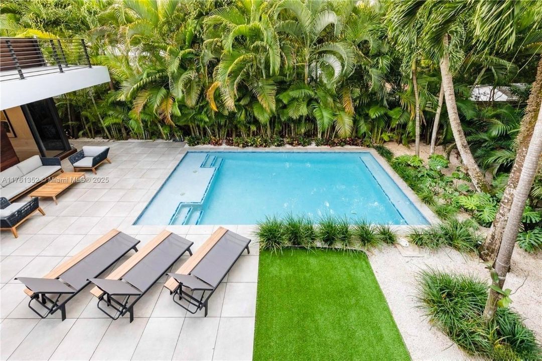 最近租的: $26,500 (4 贝兹, 4 浴室, 3089 平方英尺)