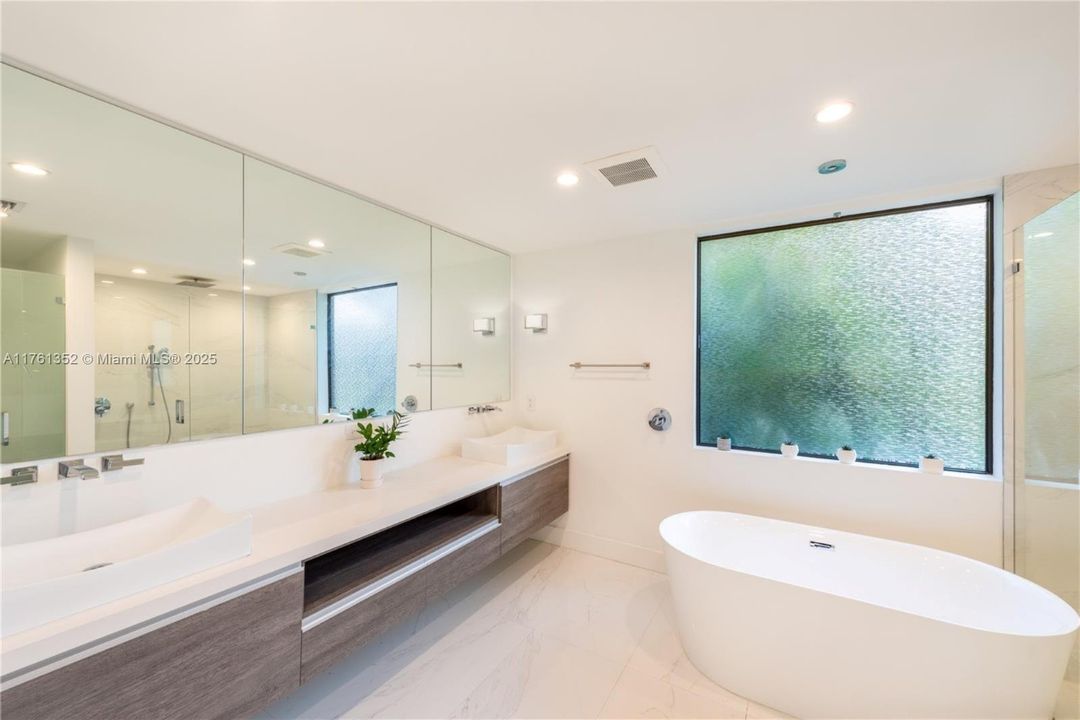 最近租的: $26,500 (4 贝兹, 4 浴室, 3089 平方英尺)