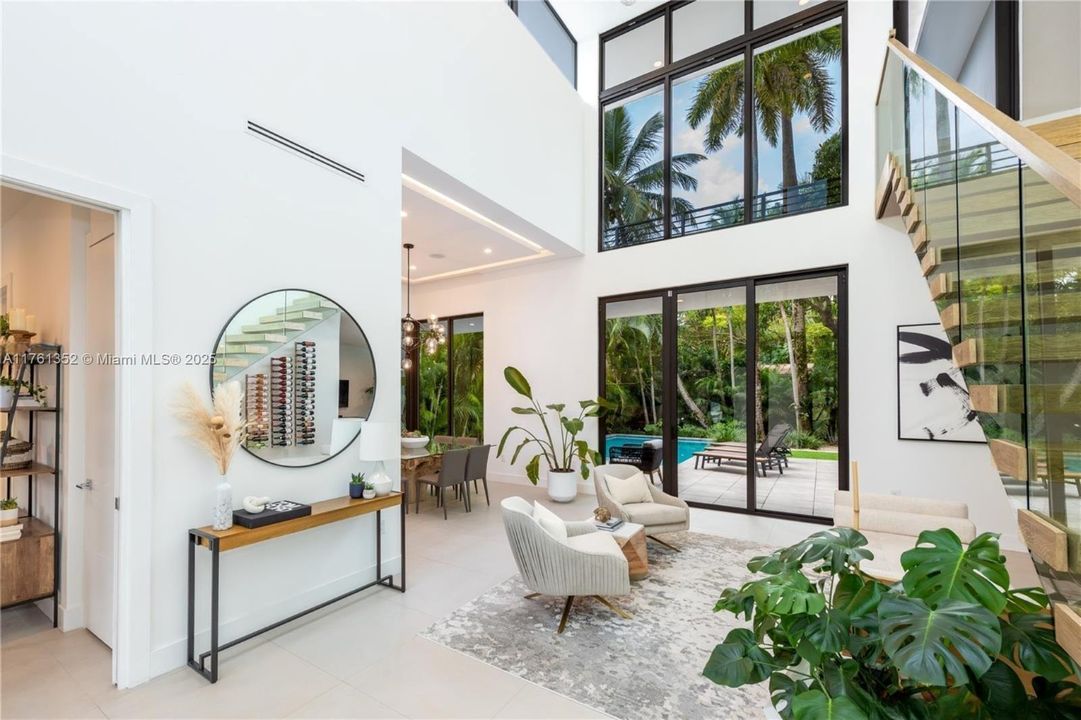 最近租的: $26,500 (4 贝兹, 4 浴室, 3089 平方英尺)