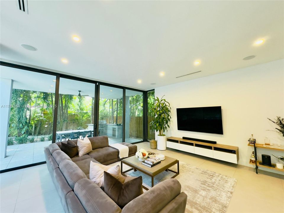 最近租的: $26,500 (4 贝兹, 4 浴室, 3089 平方英尺)