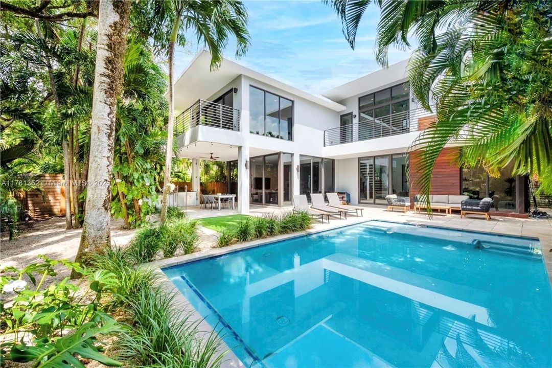 最近租的: $26,500 (4 贝兹, 4 浴室, 3089 平方英尺)