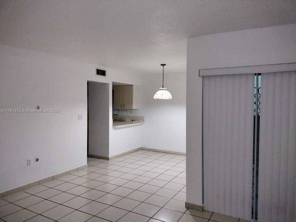 Recently Sold: $250,000 (1 beds, 1 baths, 767 Square Feet)