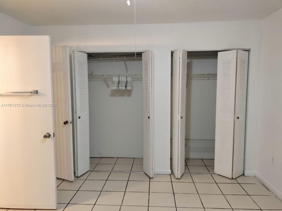 Recently Sold: $250,000 (1 beds, 1 baths, 767 Square Feet)