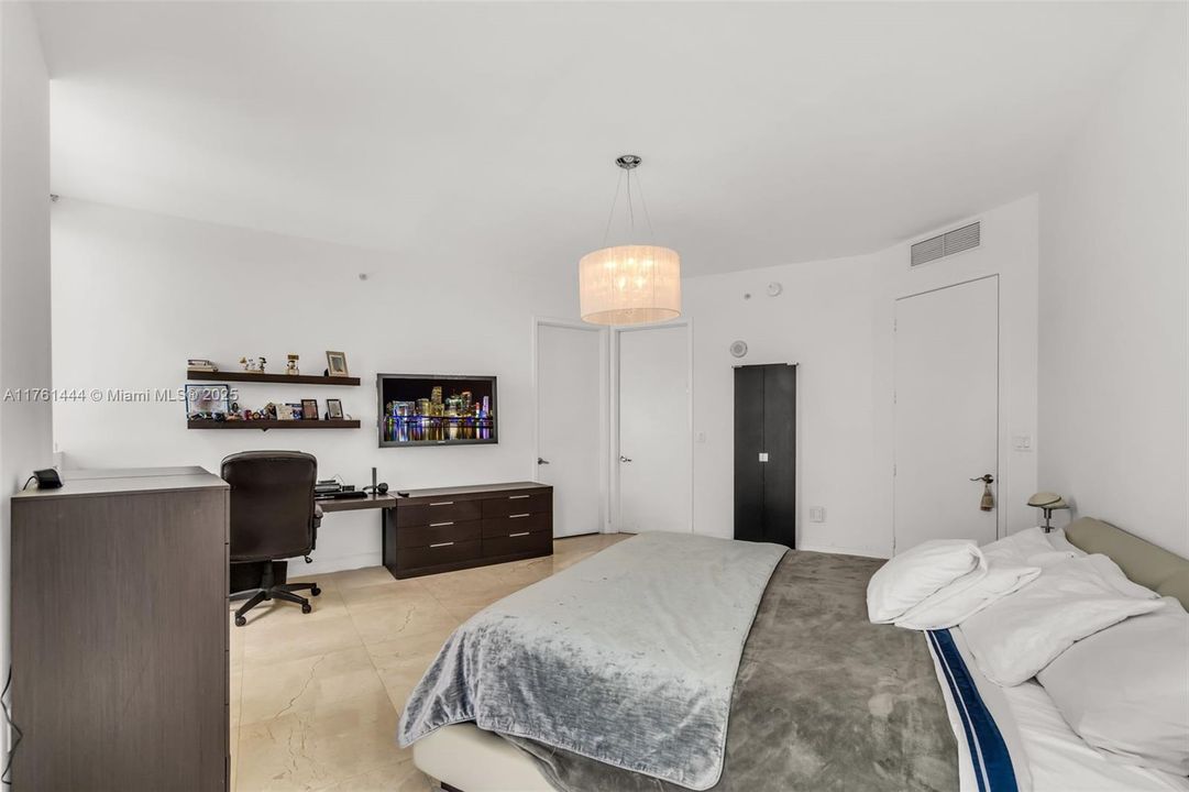 Vendido Recientemente: $1,325,000 (2 camas, 2 baños, 1649 Pies cuadrados)