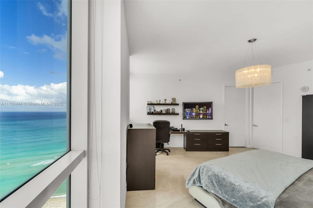 Vendido Recientemente: $1,325,000 (2 camas, 2 baños, 1649 Pies cuadrados)