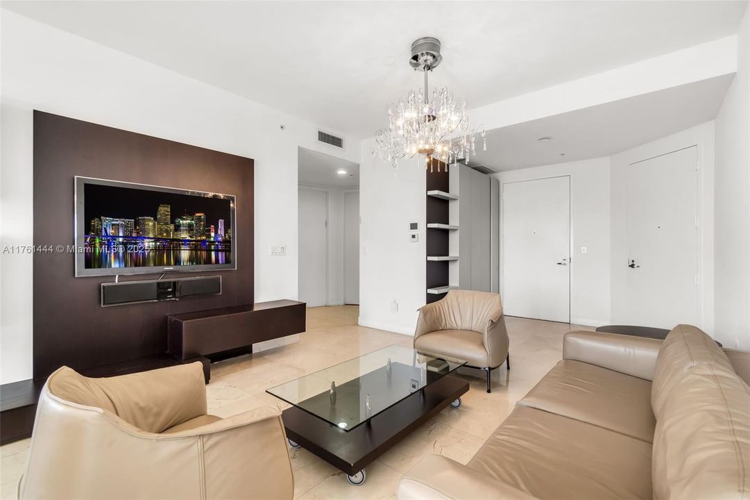 Vendido Recientemente: $1,325,000 (2 camas, 2 baños, 1649 Pies cuadrados)